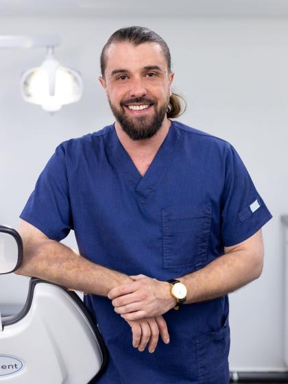 Dr. Hetyei Ádám - Dentist